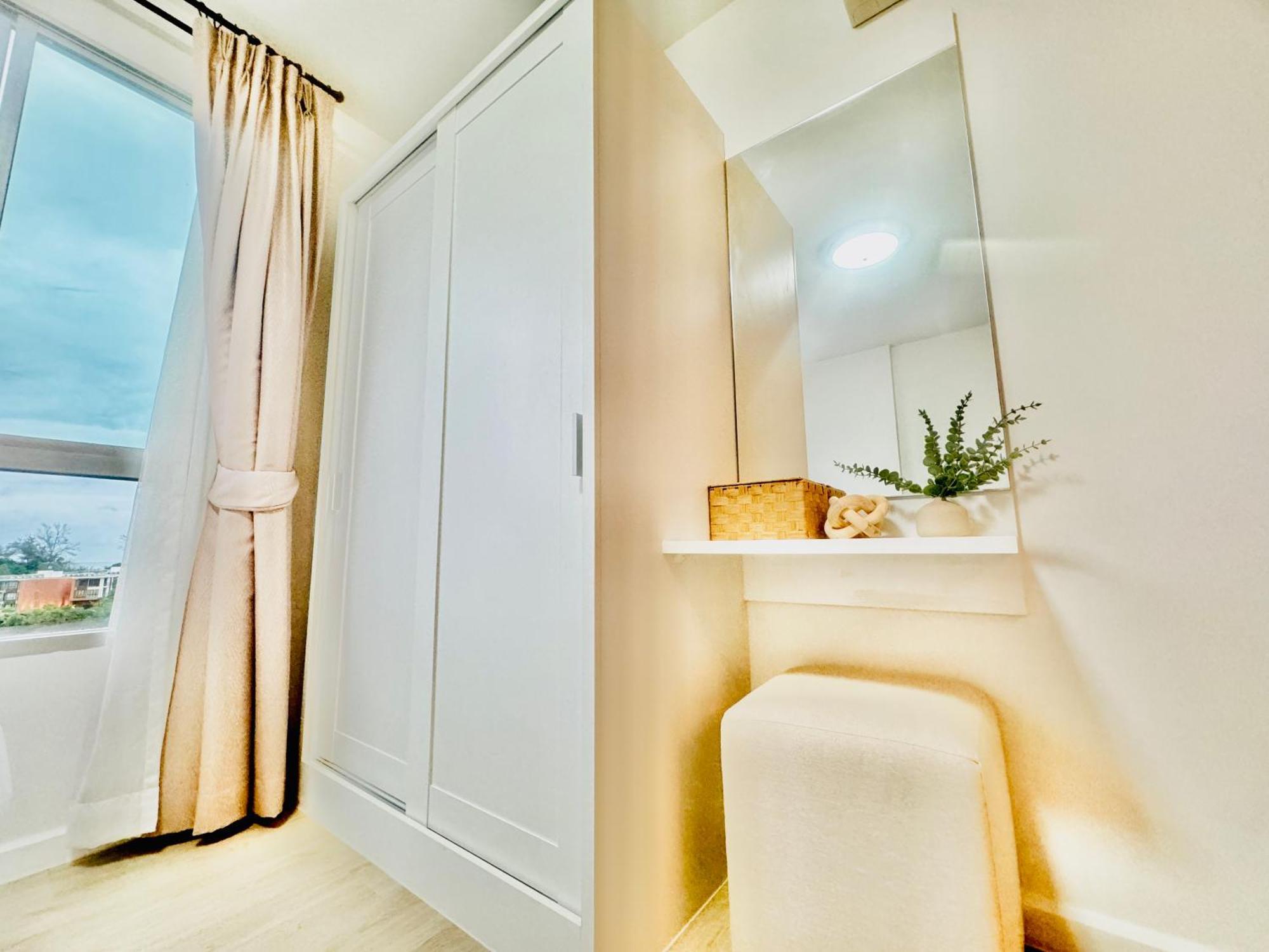 Sea&mountain View,5 Mins Walk To Famous With King Size Bed अपार्टमेंट *
